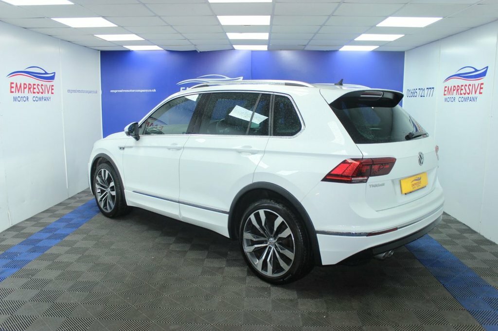 Volkswagen Tiguan 2L R-line CE67GUU White #3