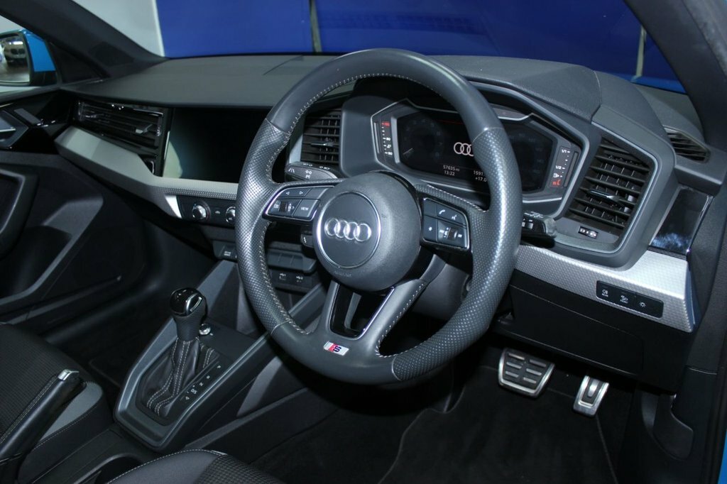 Audi A1 1.5L S Line CJ19WCR Blue #5
