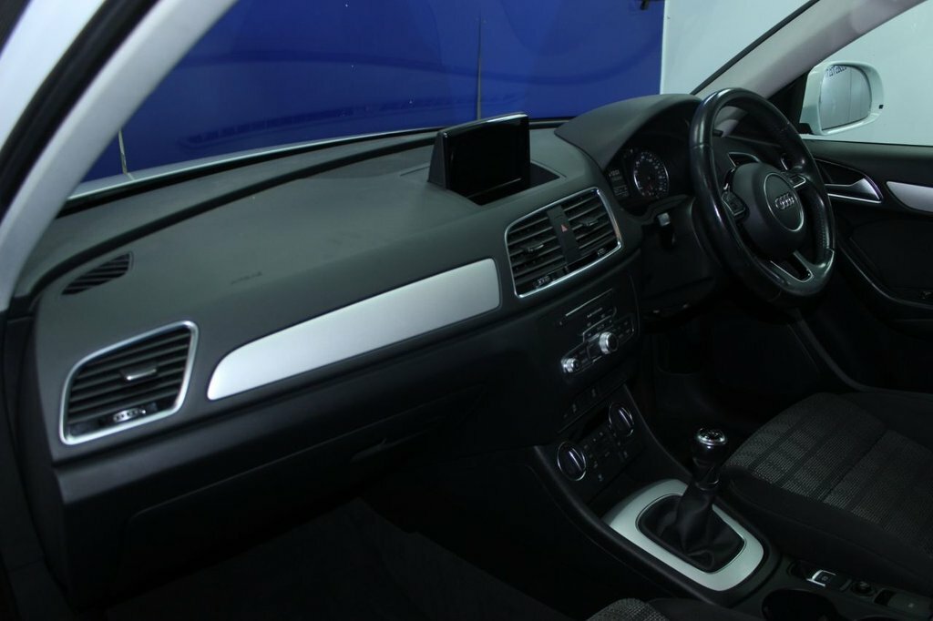 Audi Q3 2L Se White #6