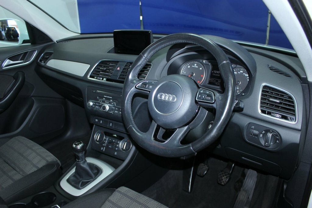 Audi Q3 2L Se White #5