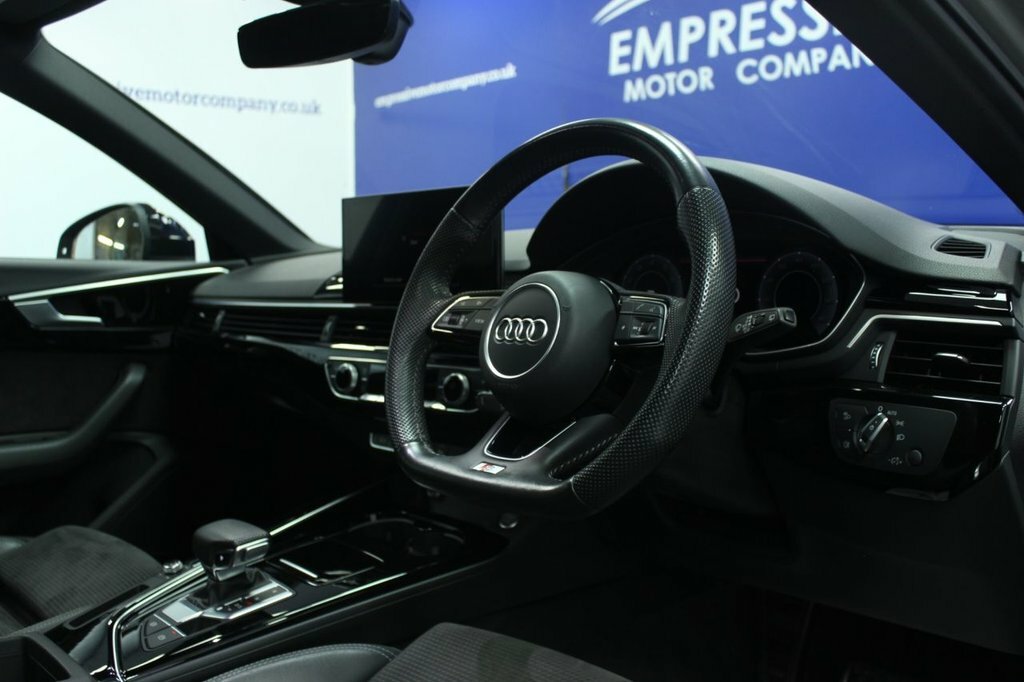Audi A4 Avant 2L Black Edition Grey #5
