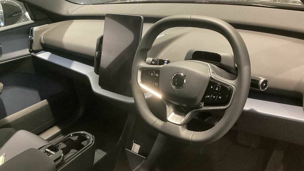 Volvo EX30 Core, Single Motor Extended Range, LR26GCF Black #4