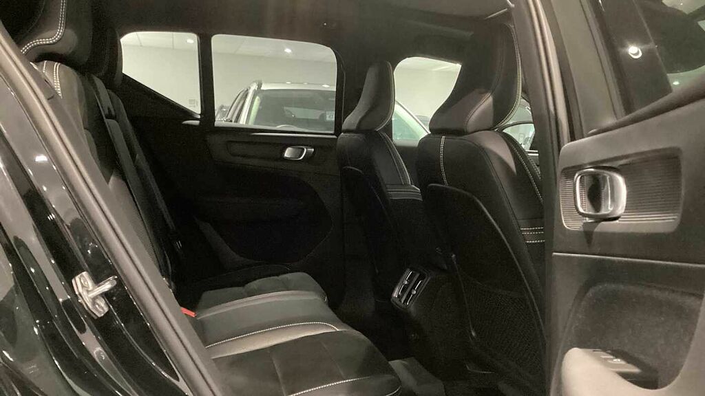 Volvo XC40 T3 R-design Black #6