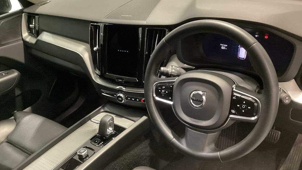 Volvo XC60 Plus, B4 Mild Hybrid, Dark HK72JZX White #4