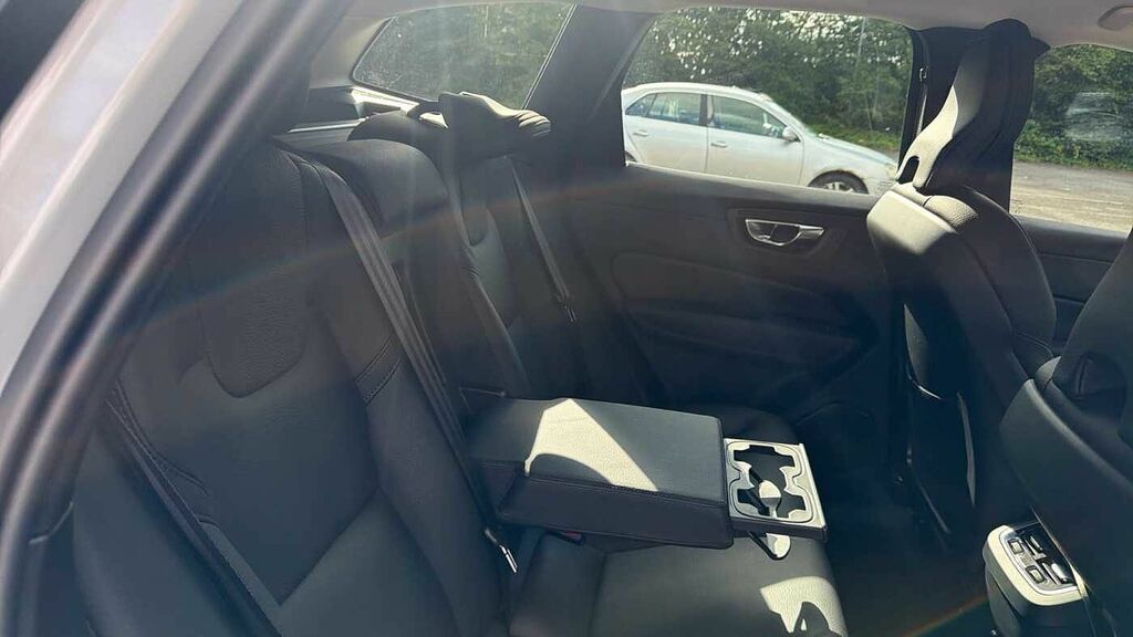 Volvo XC60 Plus, B5 Awd Mild Hybrid, Dark YL74AEC Grey #6
