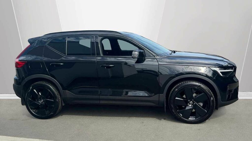 Volvo XC40 Black Edition Plus, B3 Mild Hybrid, RV75XOF Black #3
