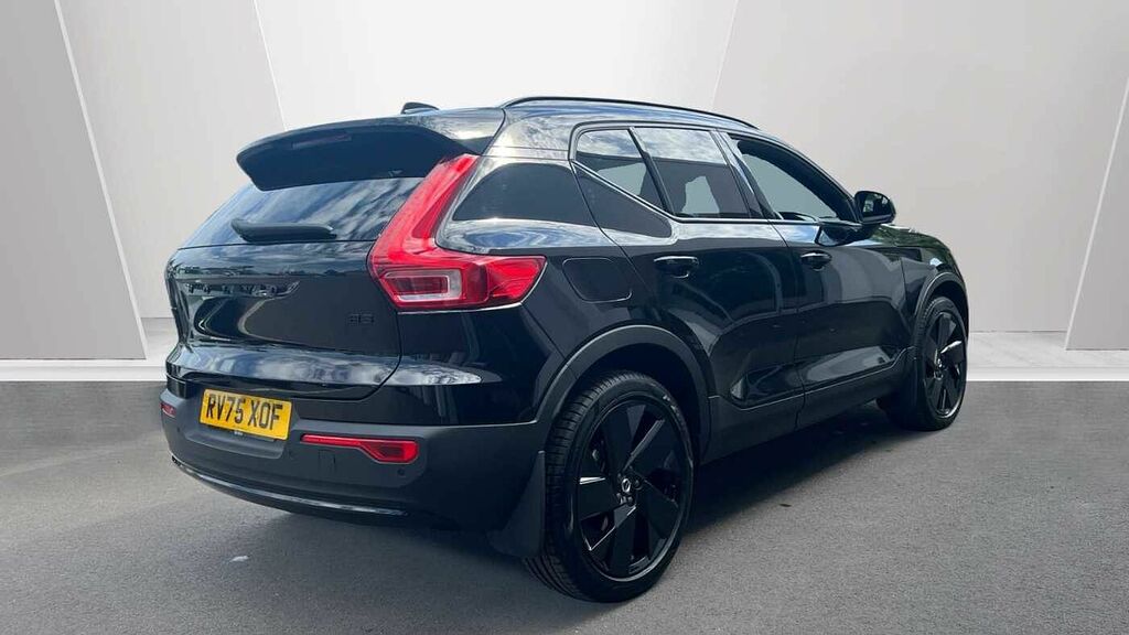 Volvo XC40 Black Edition Plus, B3 Mild Hybrid, RV75XOF Black #2
