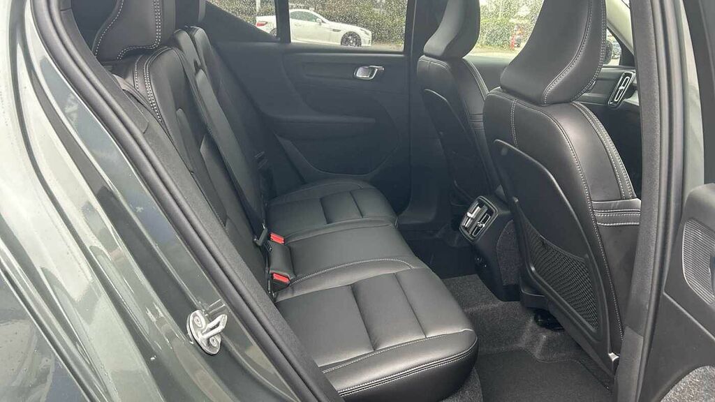 Volvo XC40 Plus, B3 Mild Hybrid, Dark RV26PZD #6