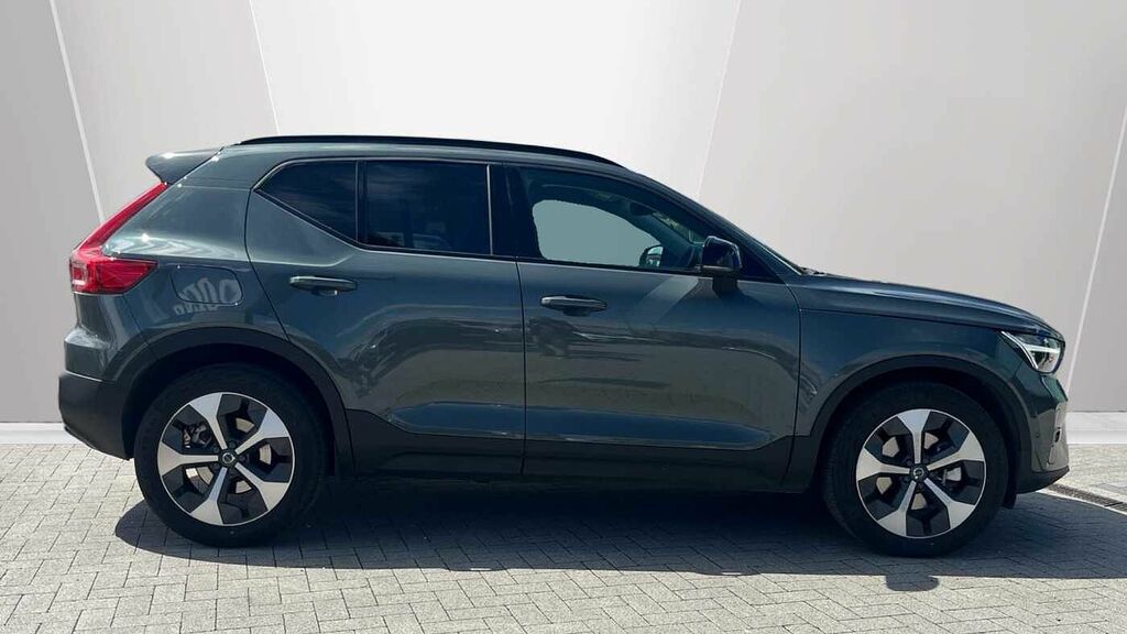 Volvo XC40 Plus, B3 Mild Hybrid, Dark RV26PZD #3