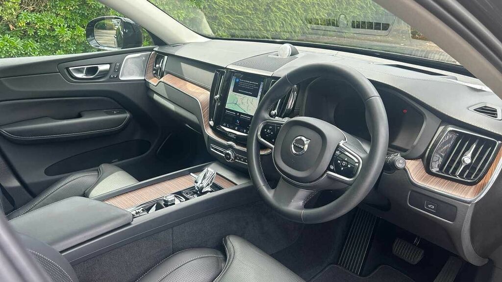 Volvo XC60 Ultimate, B5 Awd Mild Hybrid, Dark RV72EFN Black #4