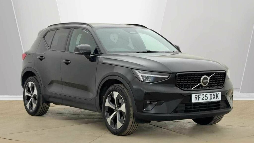 Volvo XC40 Plus, B4 Mild Hybrid, Dark Black
