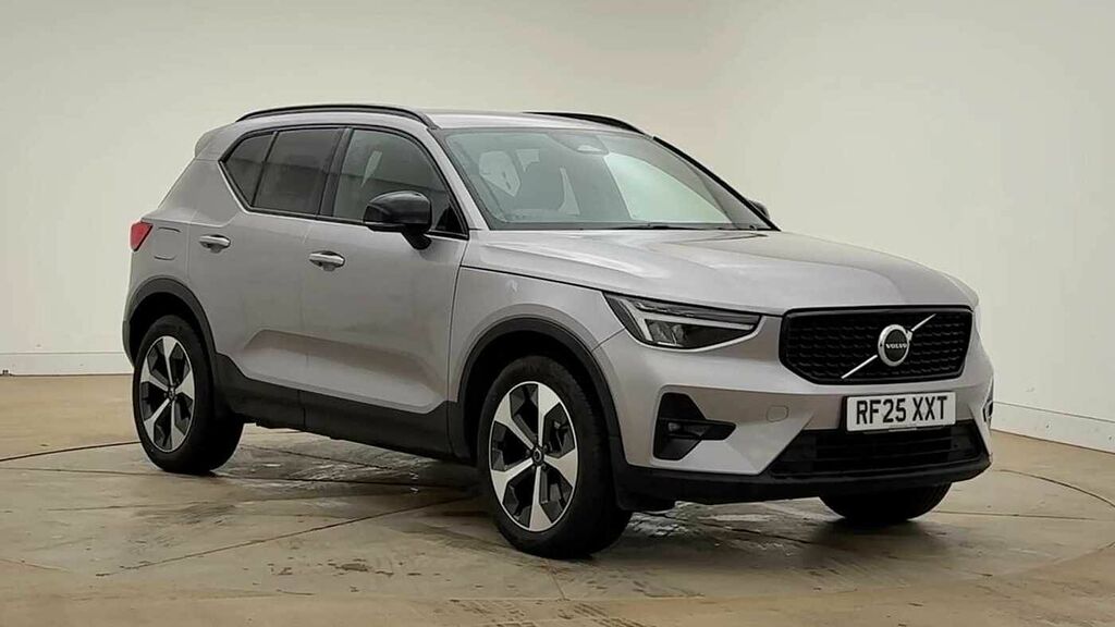 2025 Volvo XC40