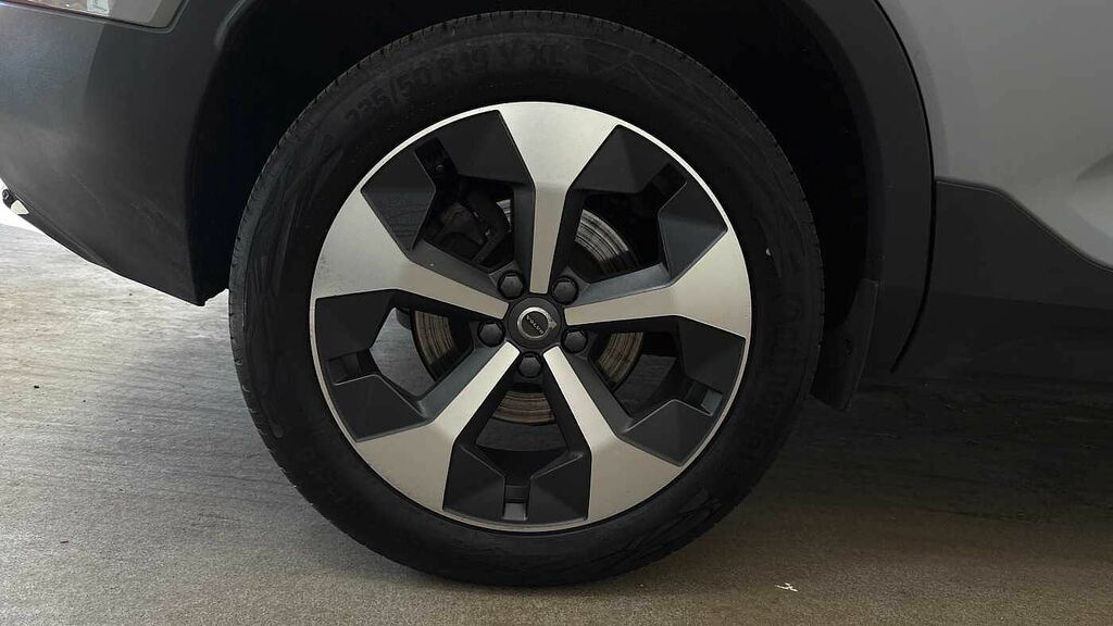 Volvo XC40 Plus, B4 Mild Hybrid, Dark RA25BDU Grey #4