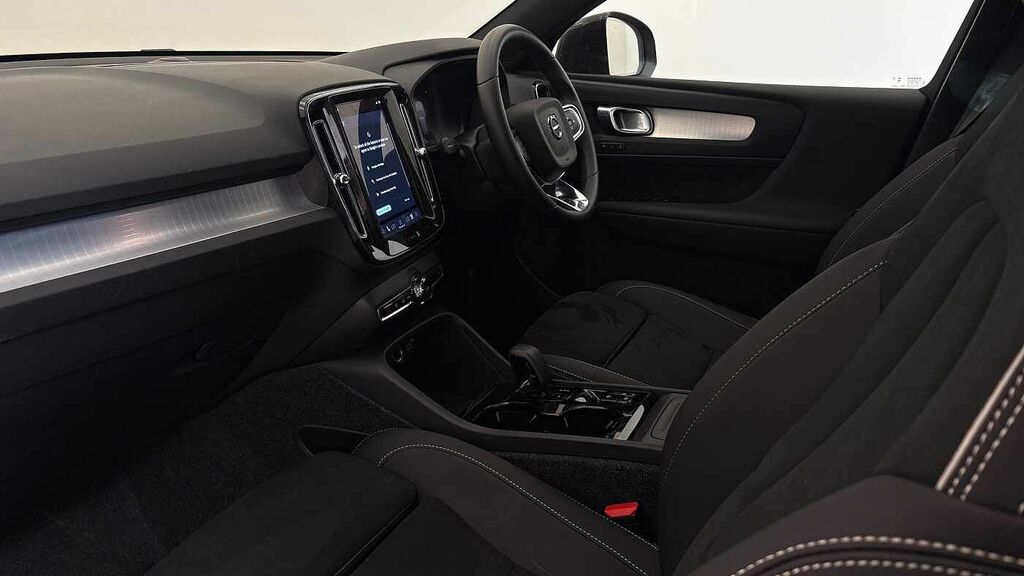 Volvo XC40 Plus, B4 Mild Hybrid, Dark RA25BDU Grey #6
