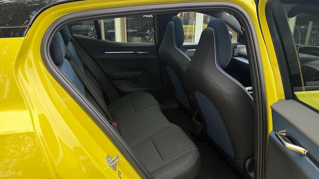 Volvo EX30 Ultra, Single Motor Extended Range, OV75EPD Yellow #6