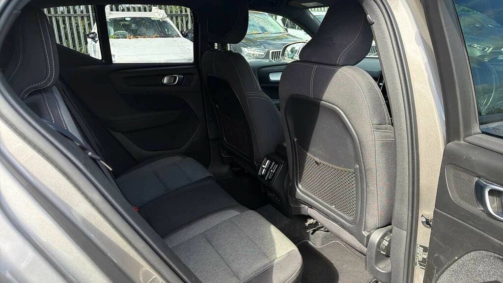 Volvo XC40 Momentum, T3 KW21LKJ Grey #6