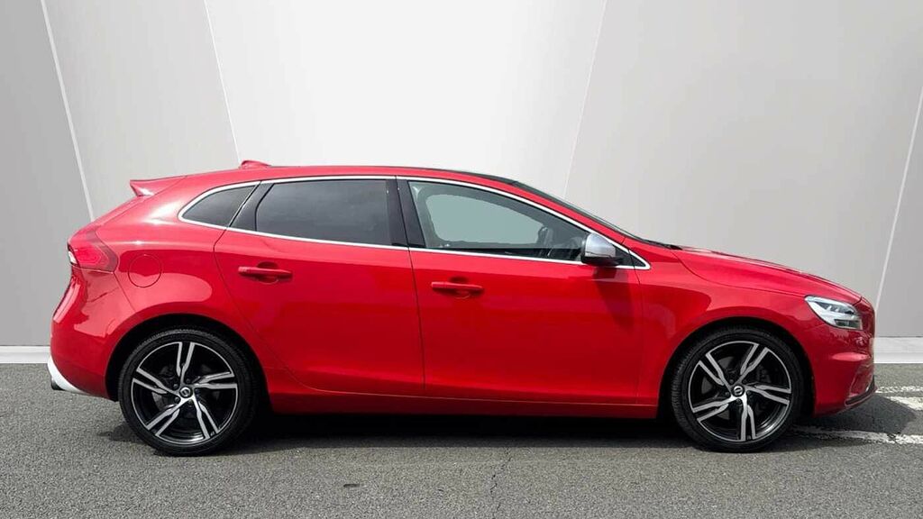 Volvo V40 T3 R-design Pro Red #3