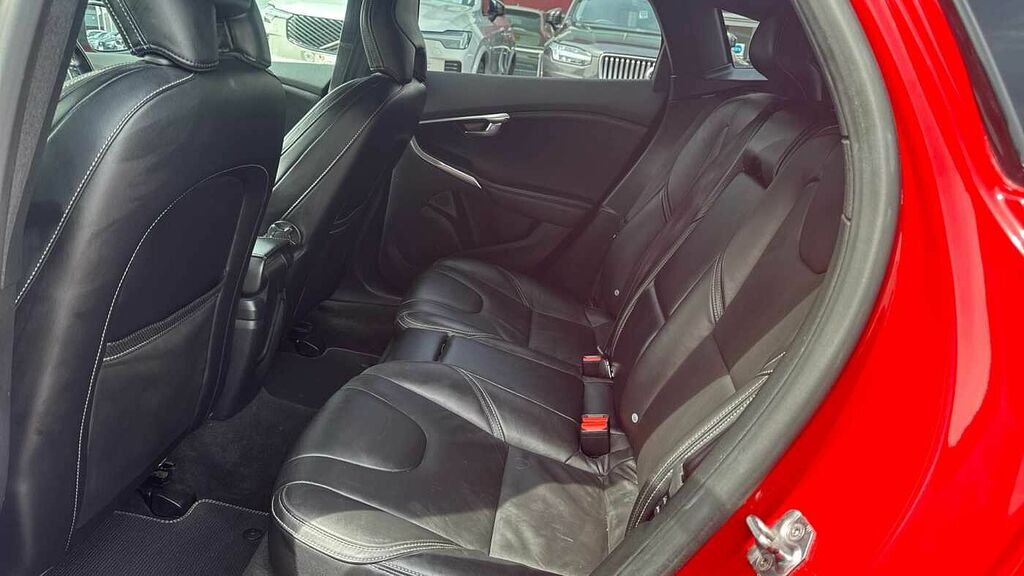 Volvo V40 T3 R-design Pro Red #6