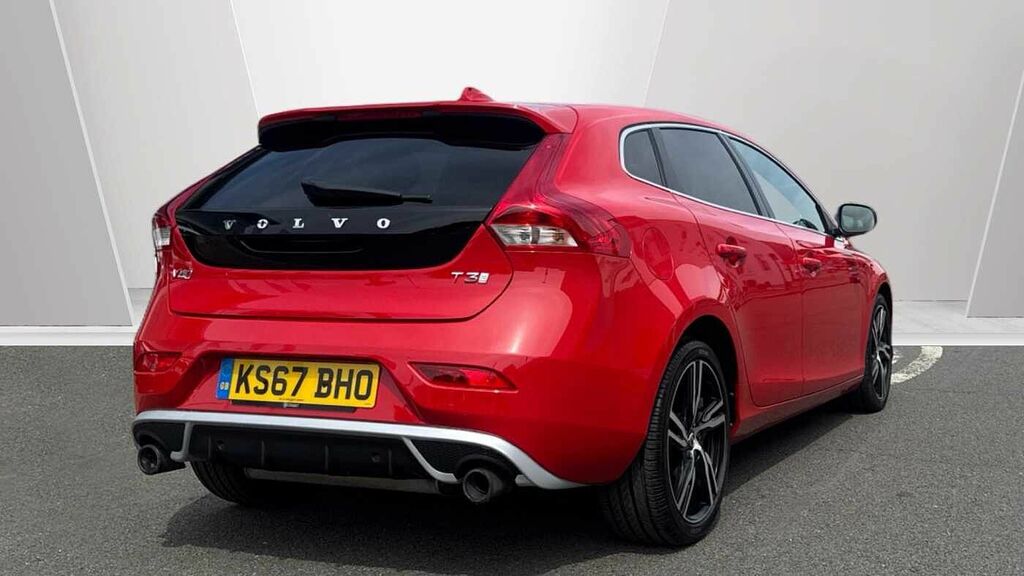 Volvo V40 T3 R-design Pro Red #2