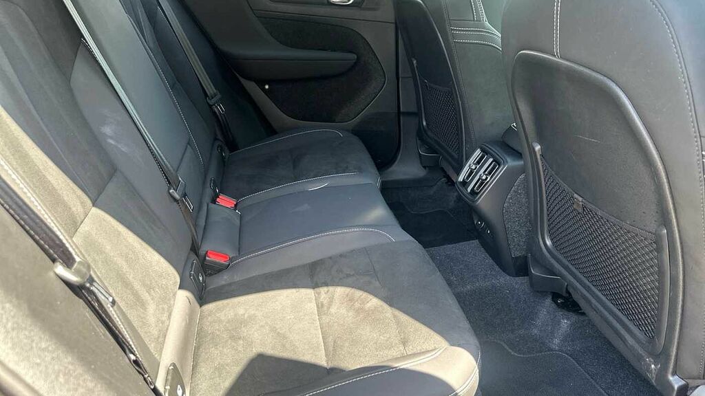 Volvo XC40 Black Edition Plus, B3 Mild Hybrid, MM75OXR Black #6