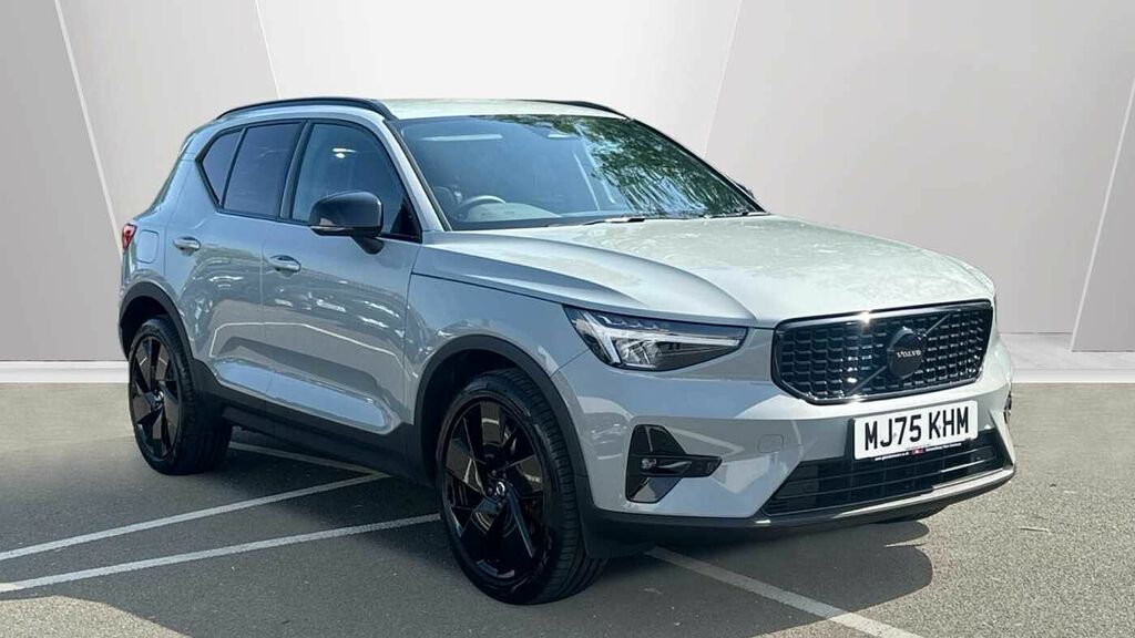 Volvo XC40 Black Edition Plus, B3 Mild Hybrid, Grey