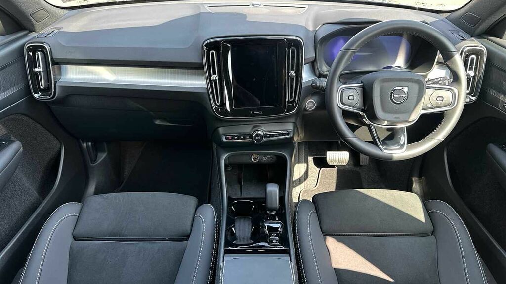 Volvo XC40 Black Edition Plus, B3 Mild Hybrid, MM75PDU Black #5