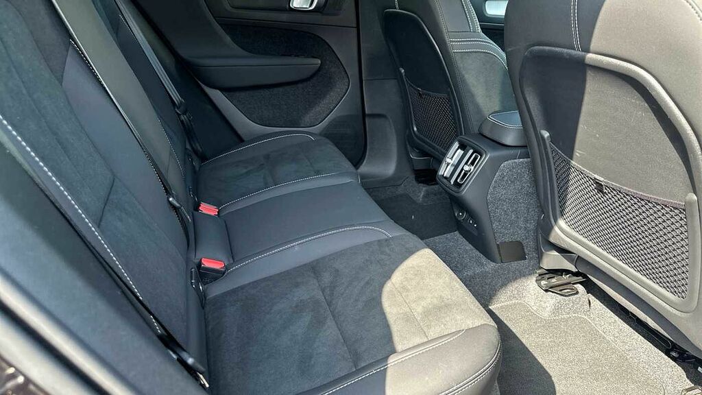 Volvo XC40 Black Edition Plus, B3 Mild Hybrid, MM75PDU Black #6