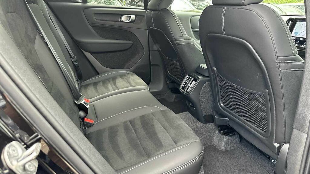 Volvo XC40 Black Edition Plus, B3 Mild Hybrid, MM75OUP Black #6