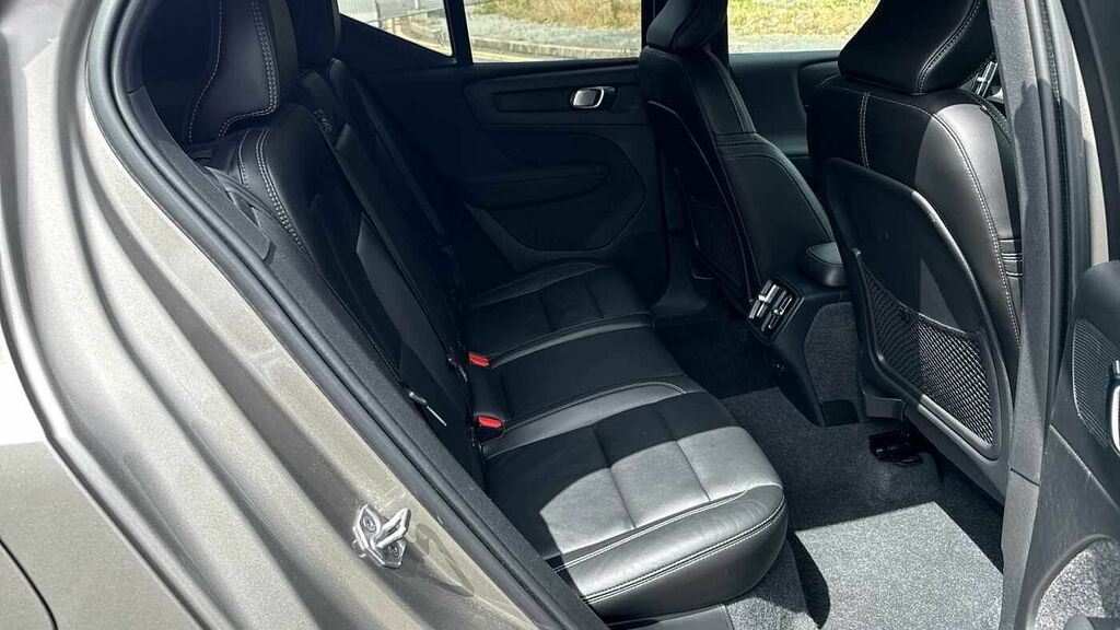 Volvo XC40 Inscription, T3 YY71KGV Grey #6