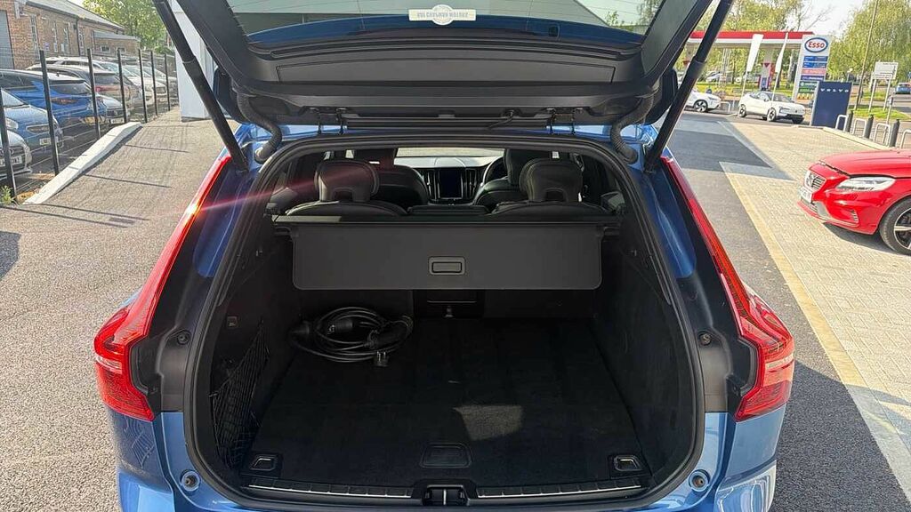 Volvo XC60 B5 P Momentum Blue #13