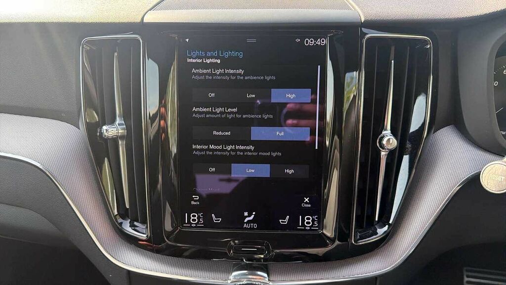Volvo XC60 B5 P Momentum Blue #48