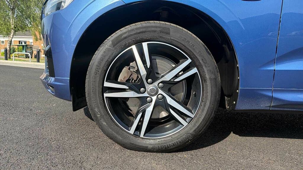 Volvo XC60 B5 P Momentum Blue #9