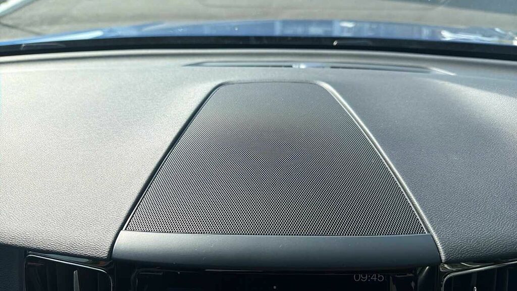 Volvo XC60 B5 P Momentum Blue #22