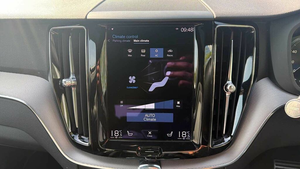 Volvo XC60 B5 P Momentum Blue #39