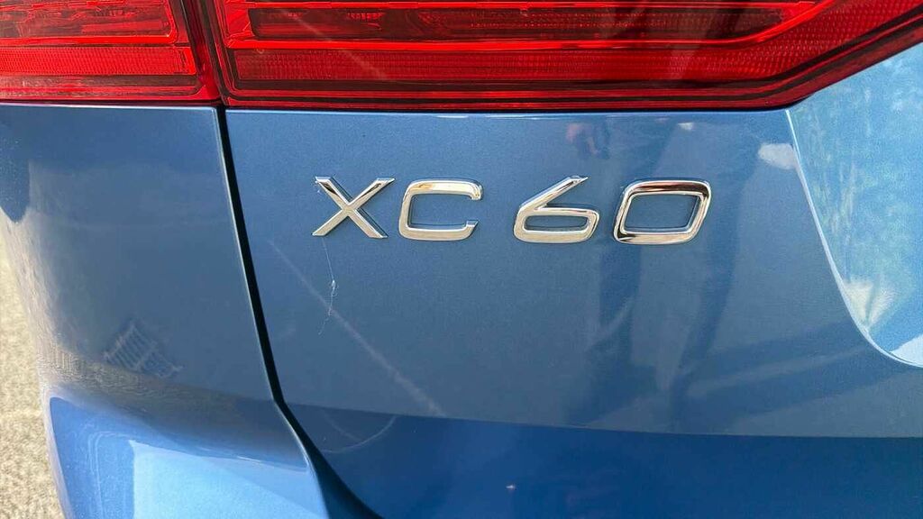 Volvo XC60 B5 P Momentum Blue #35