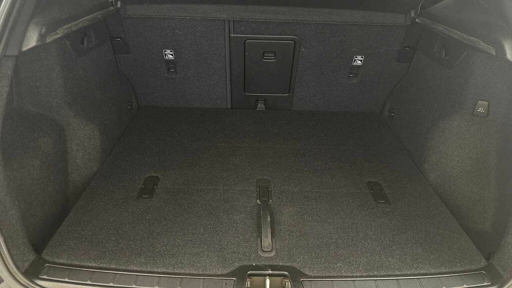Volvo XC40 Plus, B4 Mild Hybrid, Dark RA25AZD Black #5