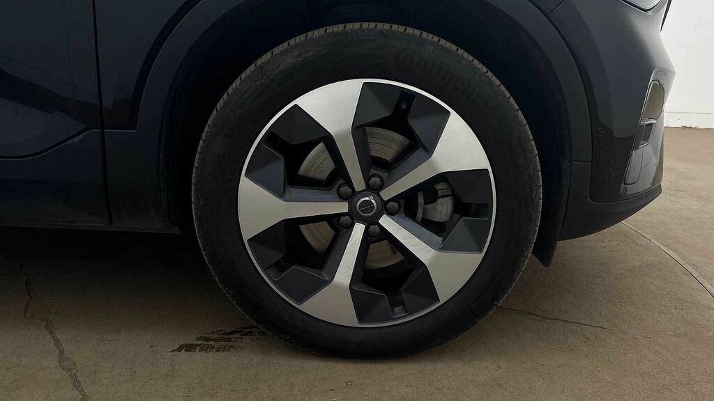 Volvo XC40 Plus, B4 Mild Hybrid, Dark RA25AZD Black #4