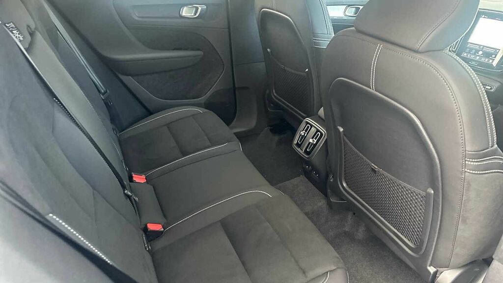 Volvo XC40 Plus, B3 Mild Hybrid, Dark LL26ONO #6