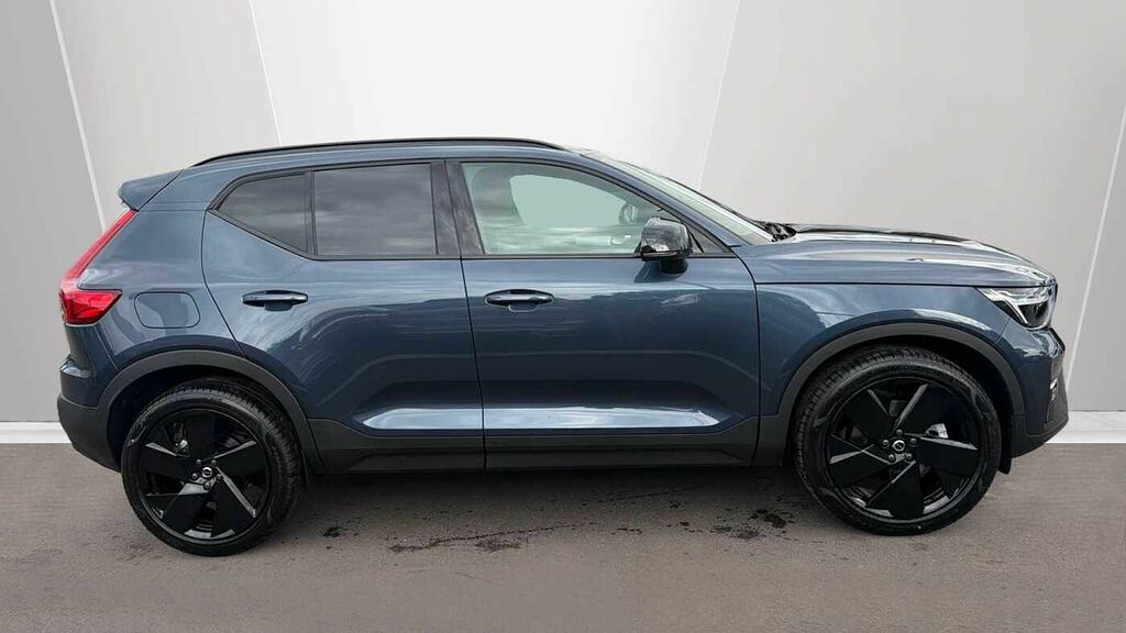 Volvo XC40 Black Edition Plus, B4 Mild Hybrid, LR26ODY Blue #3