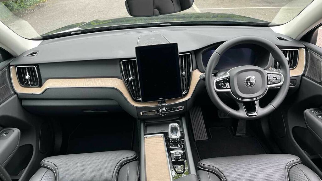 Volvo XC60 Plus Pro T6 Awd Plug-in Hybrid, D LR26YZV Black #5