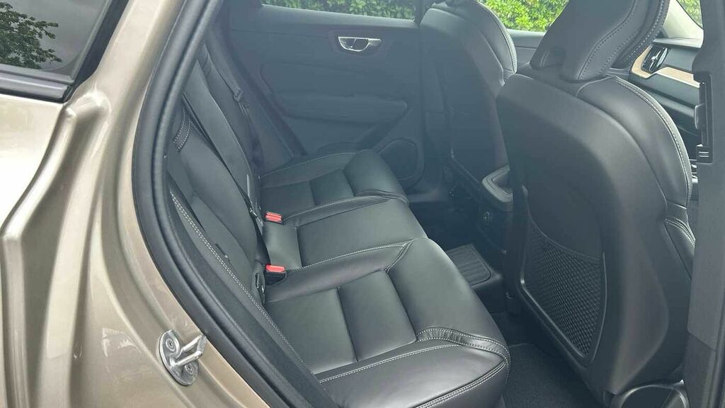 Volvo XC60 Plus, T6 Awd Plug-in Hybrid, Dark LS26PUO #6