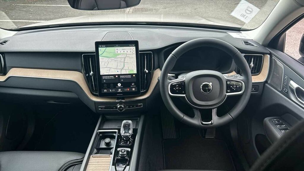 Volvo XC60 Plus, T6 Awd Plug-in Hybrid, Dark LS26PUO #5