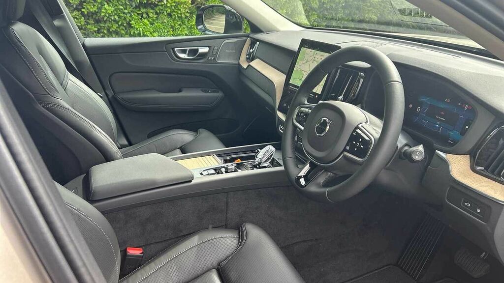 Volvo XC60 Plus, T6 Awd Plug-in Hybrid, Dark LS26PUO #4