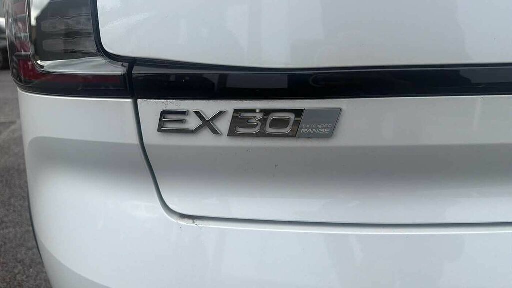 Volvo EX30 Ultra, Single Motor Extended Range, Black #34