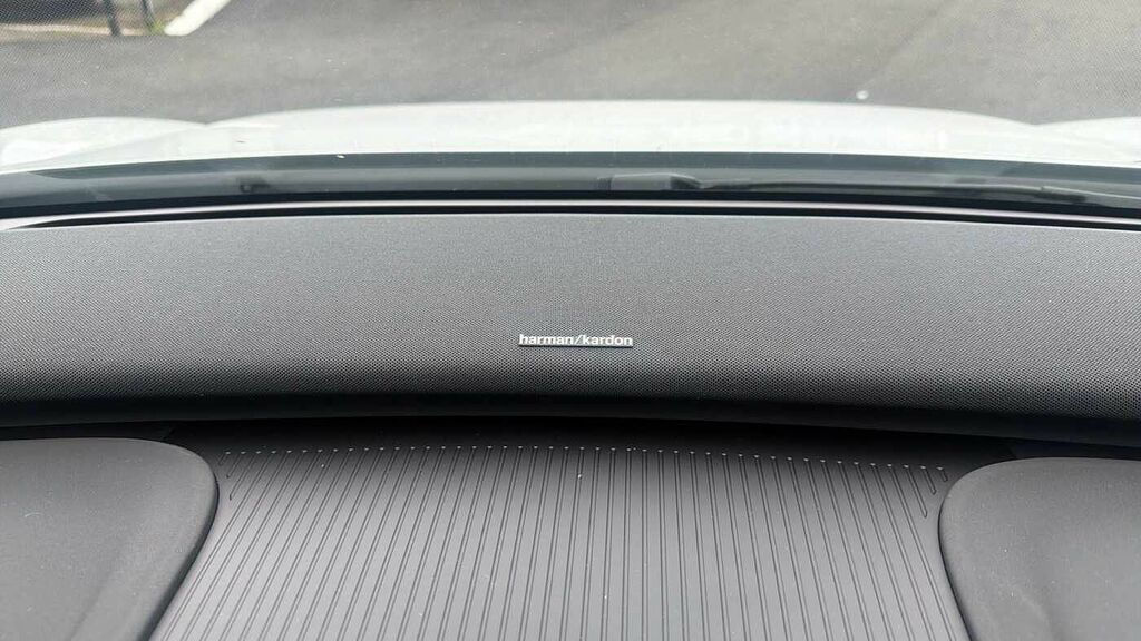 Volvo EX30 Ultra, Single Motor Extended Range, Black #22