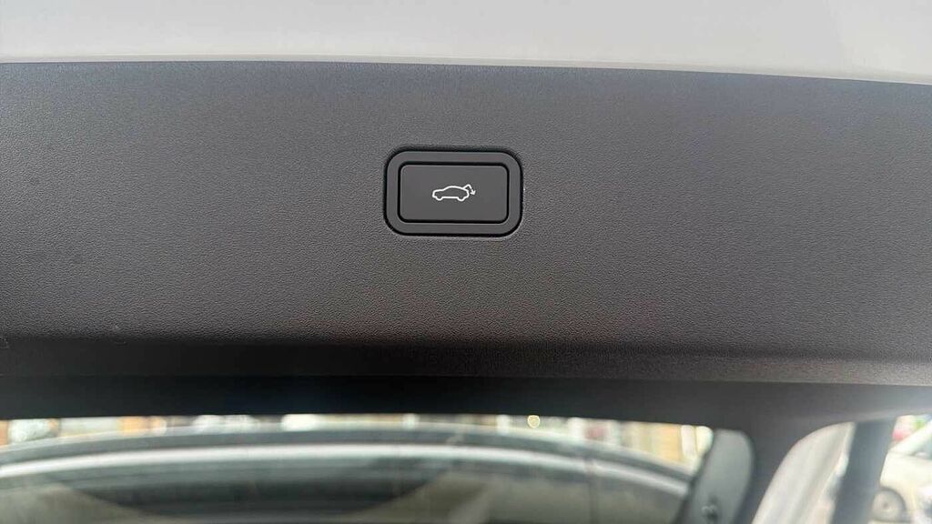 Volvo EX30 Ultra, Single Motor Extended Range, Black #31