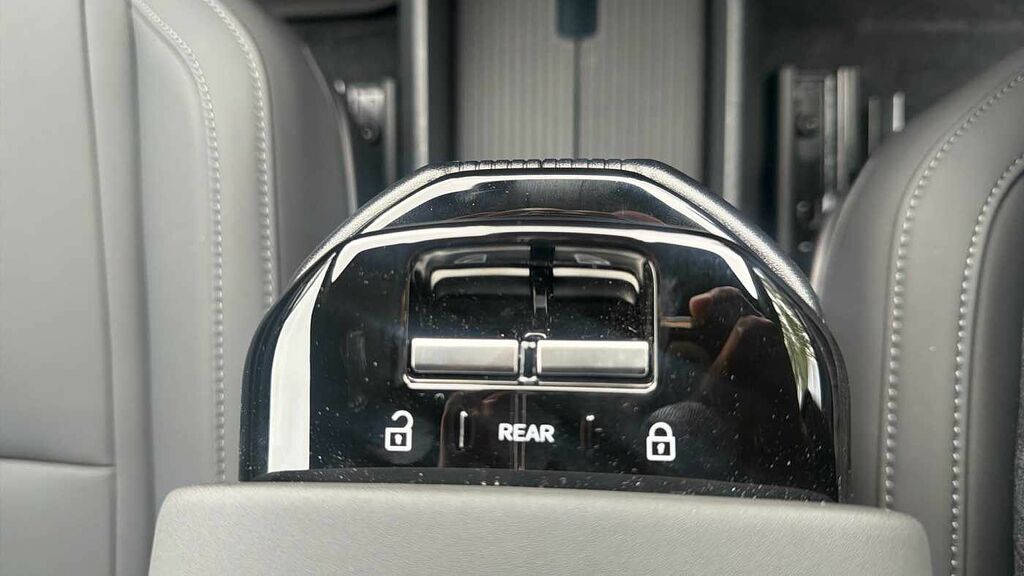 Volvo EX30 Ultra, Single Motor Extended Range, Black #21