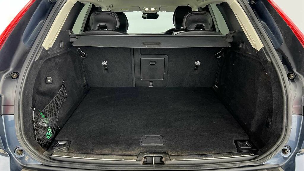 Volvo XC60 2.0 B5p Momentum Awd Geartronic Blue #5