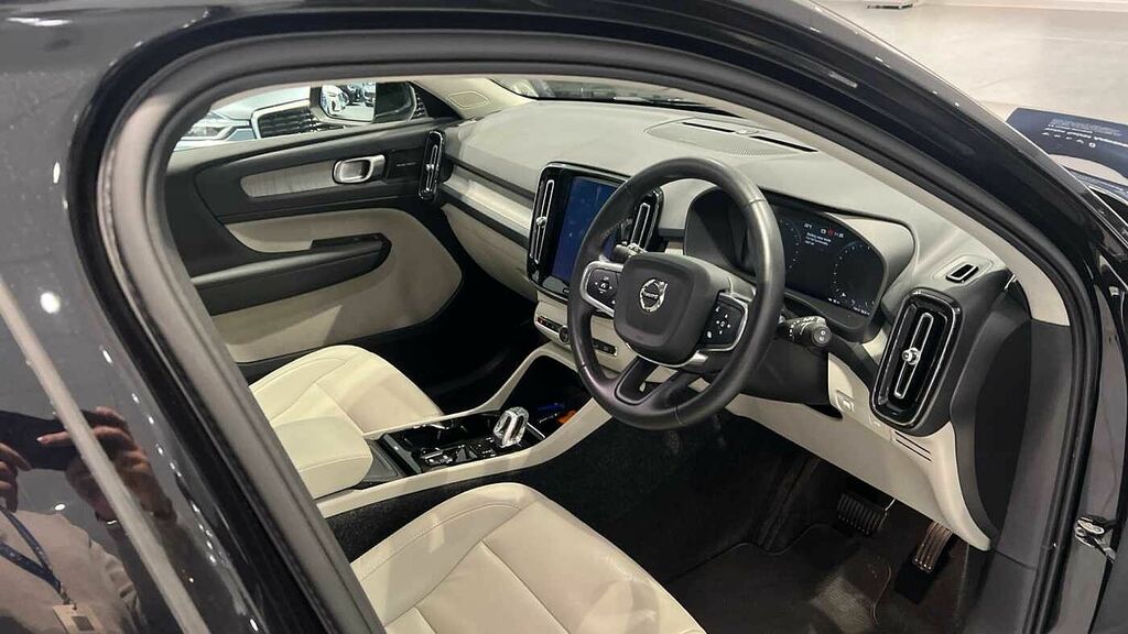 Volvo XC40 Inscription, B4 Awd Mild Hybrid CF21KXU Black #4