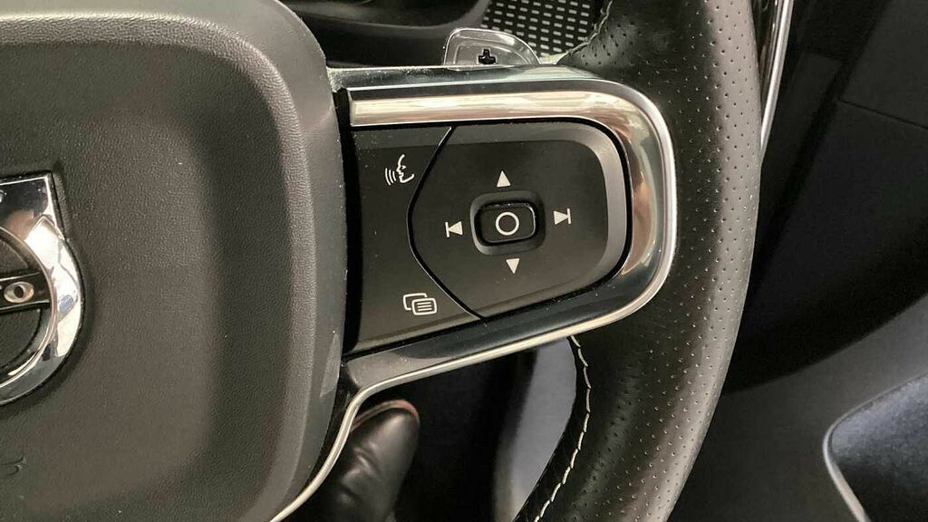 Volvo XC40 Xc40 Momentum D3 Black #20